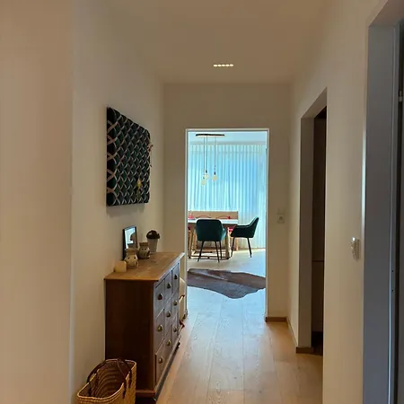 Zentrales Panorama-apartment Ueber Den Daechern Am Meranplatz - Terrasse Und Lage Apartman