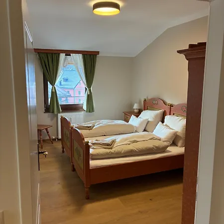 Zentrales Panorama-apartment Ueber Den Daechern Am Meranplatz - Terrasse Und Lage * Bad Aussee